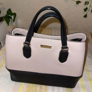 Kate spade ♠️ purse in new condition
